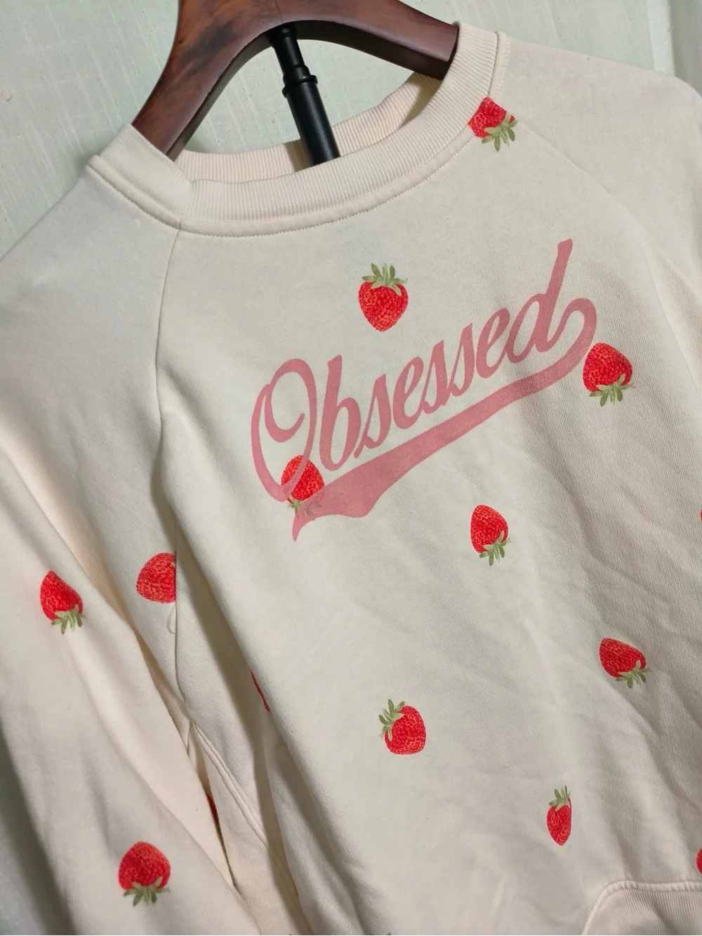 Old Navy Strawberry Print Cream Sweatshirt Girls XL 14/16 Cute Coquette